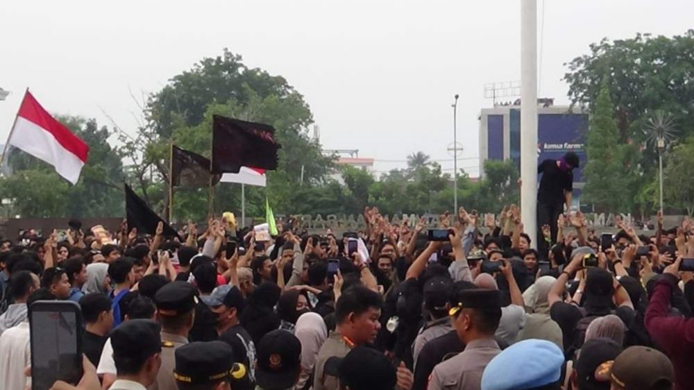 Mahasiswa Kalbar Gelar Demonstrasi, Desak Pemprov Buka Data Perusahaan yang Diduga Terlibat Karhutla