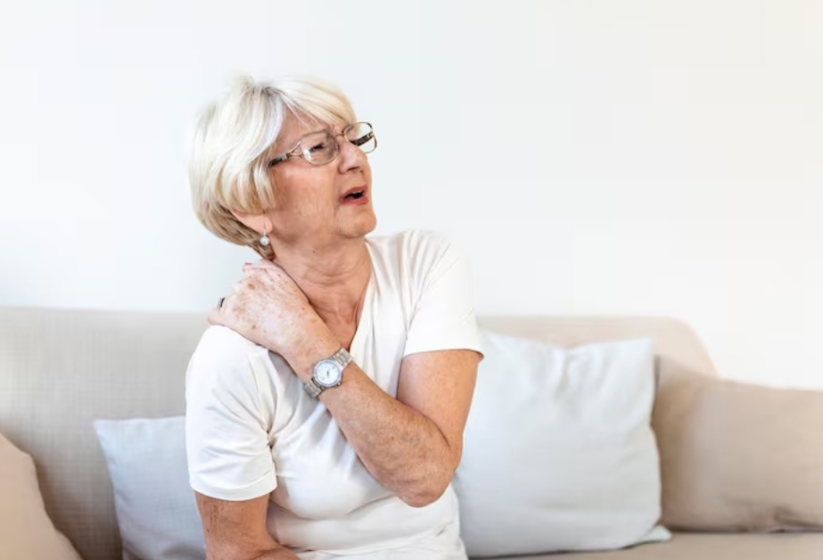 1 dari 3 Perempuan Usia 50 tahun ke atas Alami Patah Tulang akibat Osteoporosis