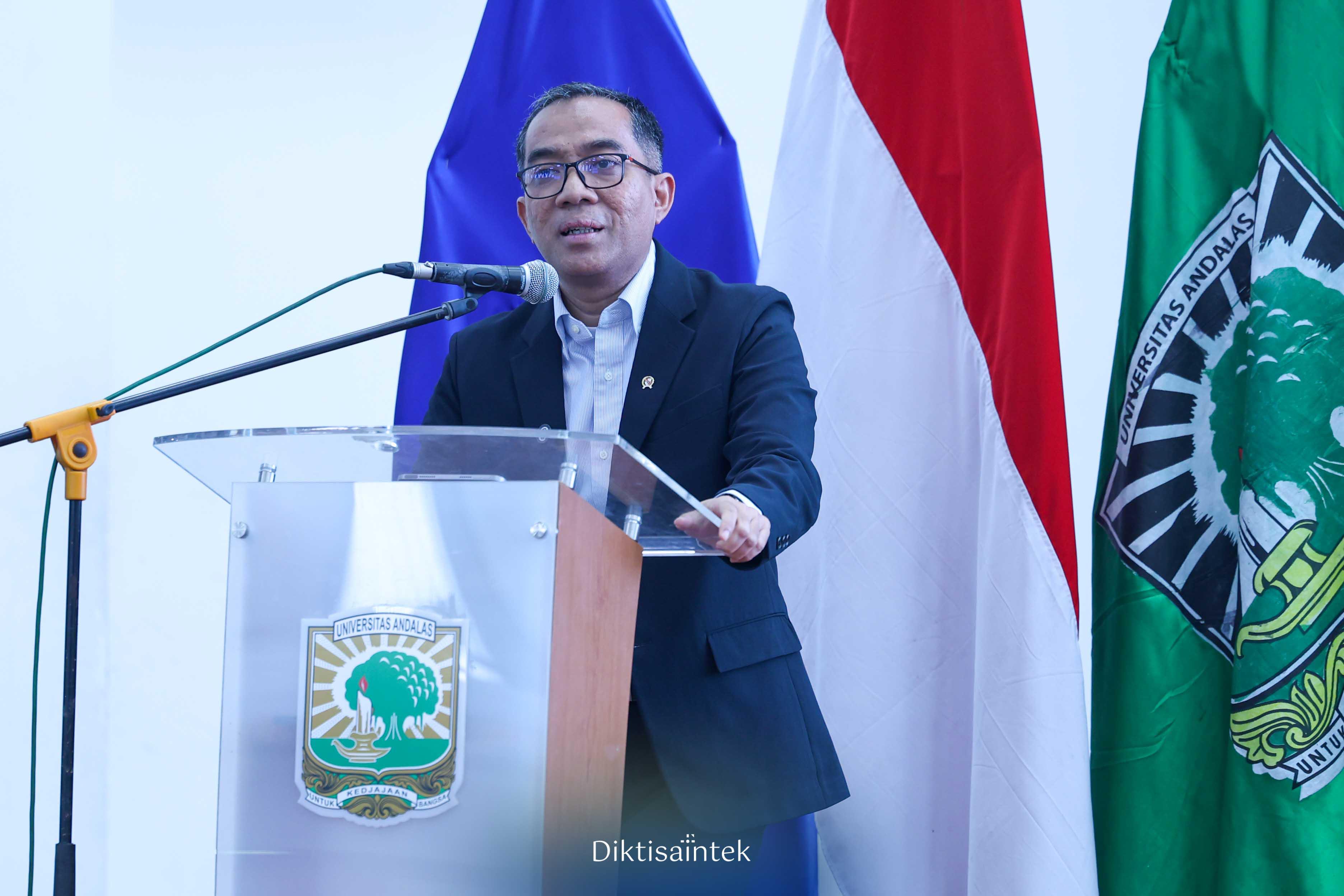 Perkuat Riset, Mendiktisaintek Tegaskan Peran Guru Besar PTN BH