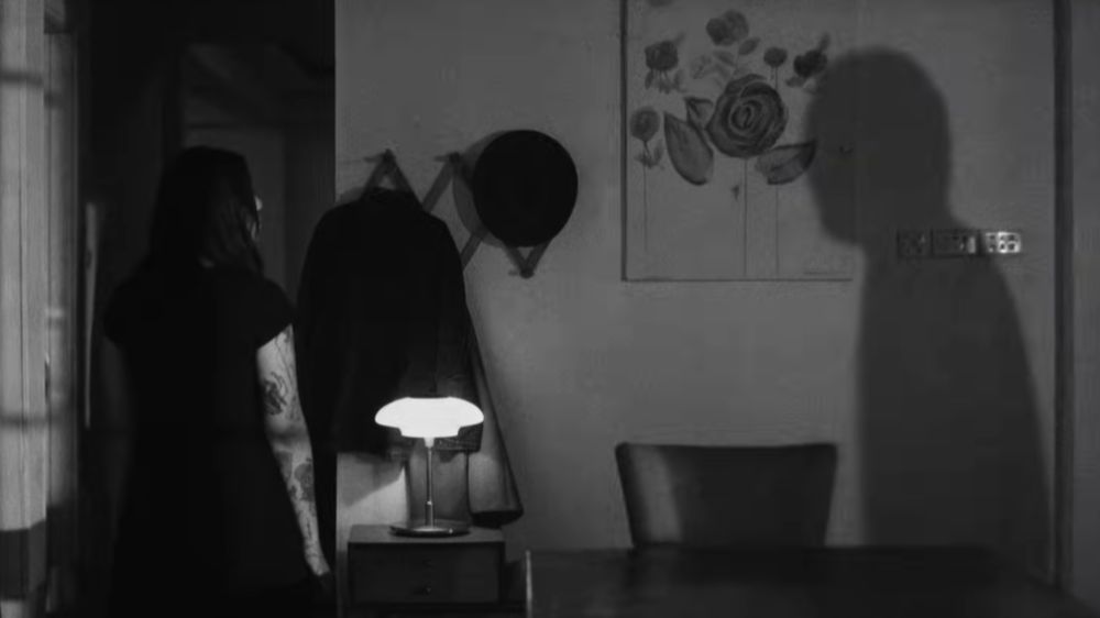 Lirik Lagu Lembar Biru - Danilla Lyrics