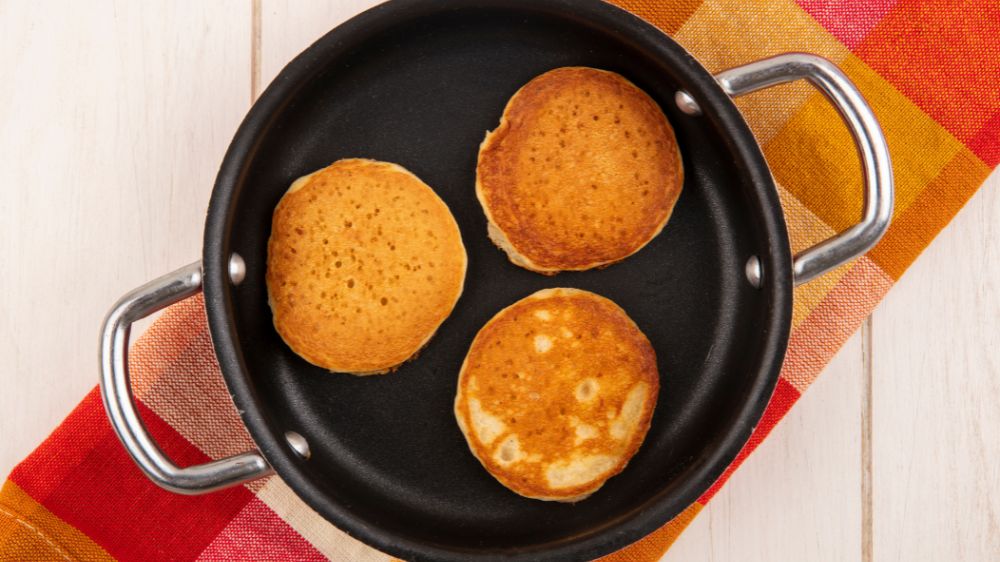 10 Makanan Manis yang Gampang Dibuat di Rumah Tanpa Oven, Ada Roti Maryam hingga Roti Teflon