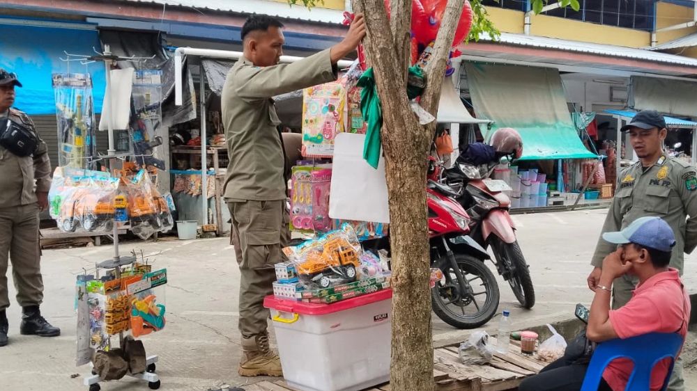 Penataan Pasar Rakyat Liem Hie Djung Berlanjut, Satpol PP Nunukan Tertibkan PKL di Area Luar Pasar