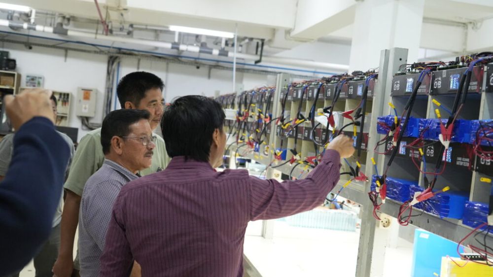 Tinjau Pabrik Energi Surya, Wagub Kaltara Targetkan Pemerataan Listrik hingga Desa Perbatasan