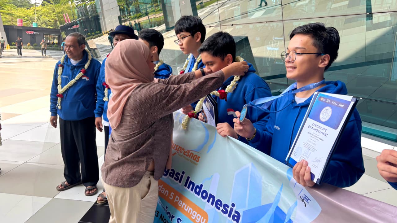 Siswa Indonesia Raih 6 Medali pada Ajang International Junior Science Olympiad 2025 di Rusia