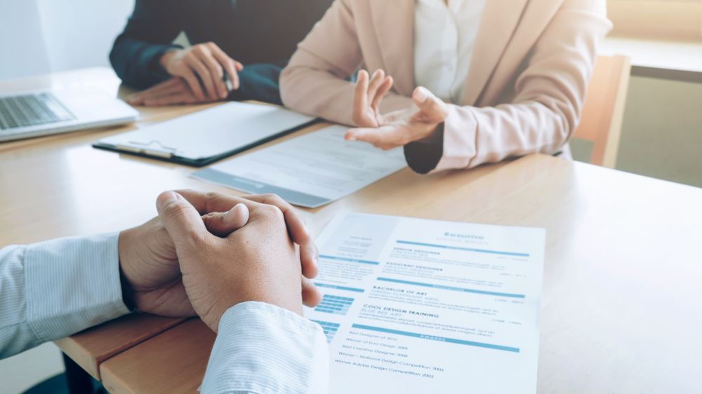 Tips Lolos Interview Kerja untuk Pemula, Biar Lebih Percaya Diri