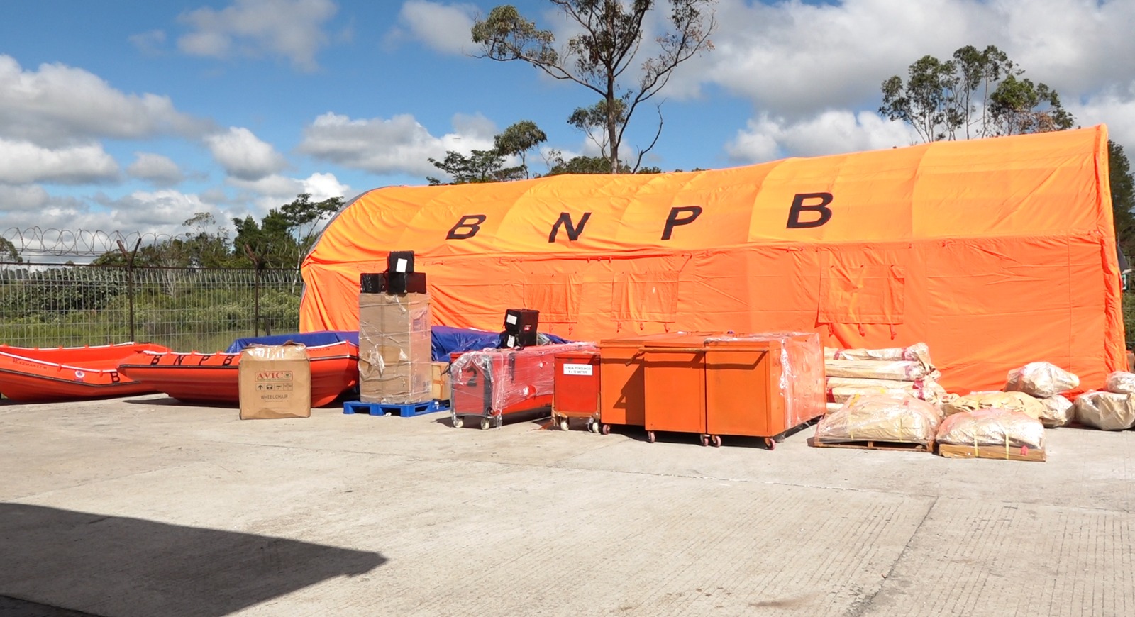 BNPB Siapkan 6 Helikopter Distribusi Bantuan ke Lokasi Banjir Sumatera