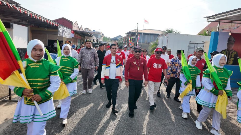 Pembentangan Bendera Merah Putih 81 Meter Warnai Kirab Kebangsaan Pulau Sebatik
