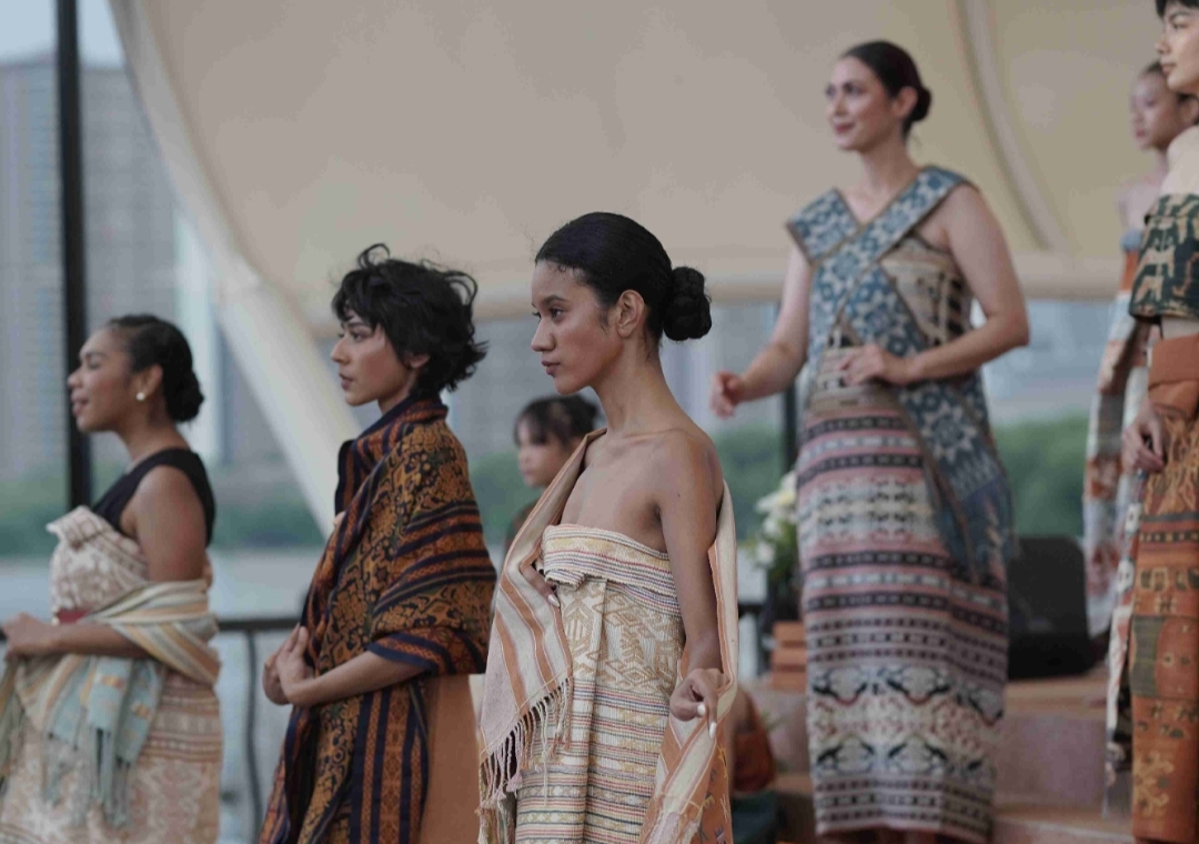 Pendopo Tampilkan Keindahan dan Harmoni Wastra dari Timur Indonesia