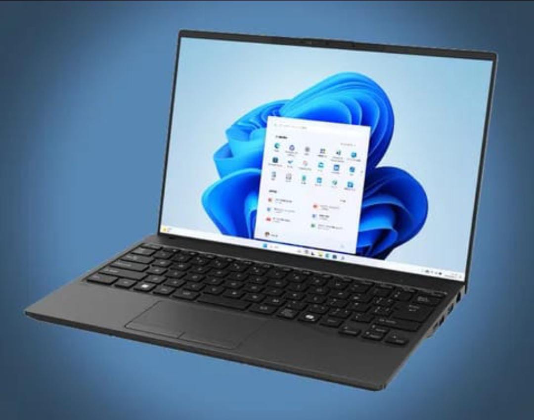 Fujitsu FMV UX-K3: Laptop Super Ringan 634 Gram dengan performa Gahar, Mau Coba?