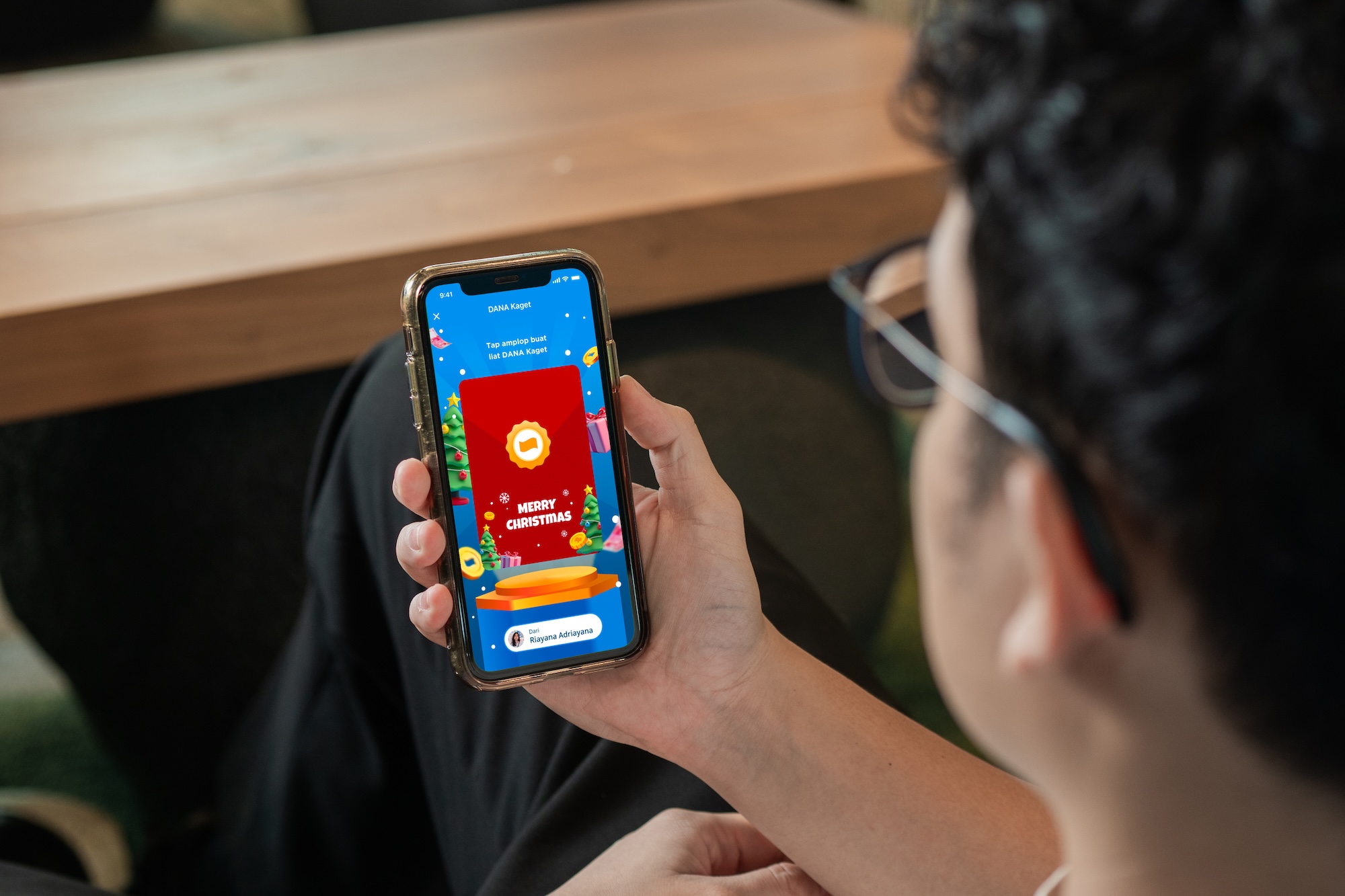 Bye, Dompet Tebal! Simak Cara Liburan Cashless yang Praktis