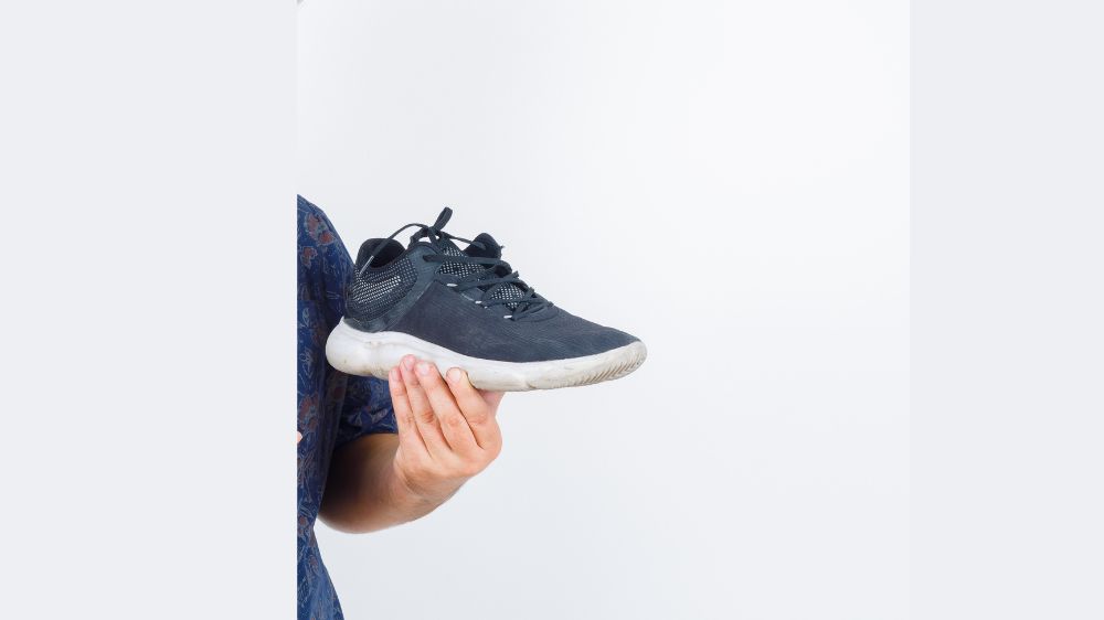 Sepatu Sering Bau? Ini Cara Mengatasinya dengan Bahan yang Ada di Rumah