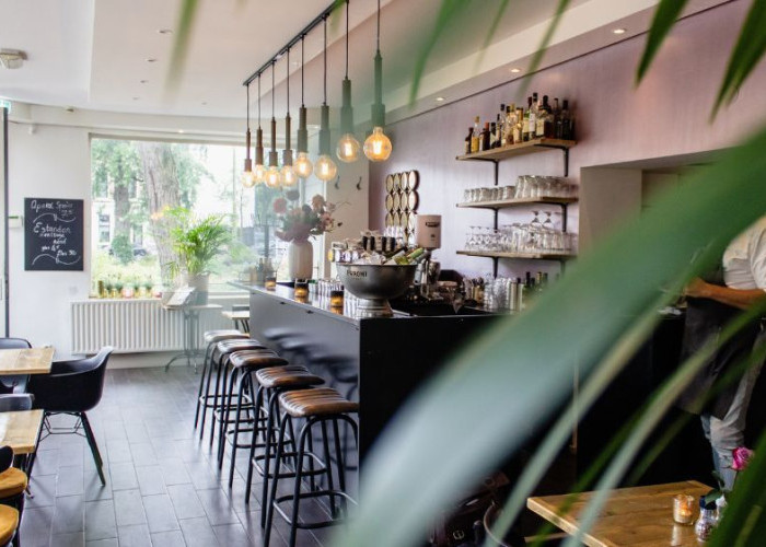 Rekomendasi Lagu Kekinian untuk Kafe, Biar Nongkrong Makin Betah