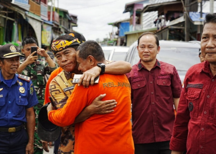 53 Rumah Ludes Terbakar, Gubernur Kaltara Turun Langsung Serahkan Bantuan ke Mansalong