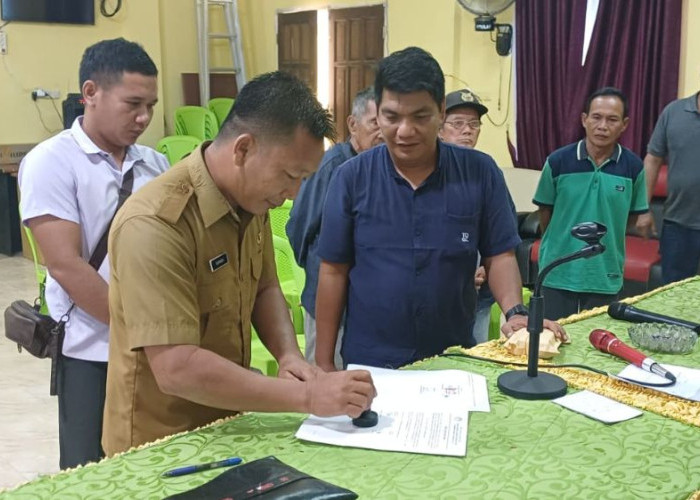 PT Nunukan Sawit Mas Serahkan 6.000 Bibit Sawit kepada Desa Sabuluan, Disaksikan Camat Sembakung Atulai