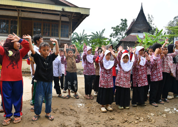 Kemendikdasmen Terapkan Kurikulum Penanggulangan Dampak Bencana di Daerah Terdampak