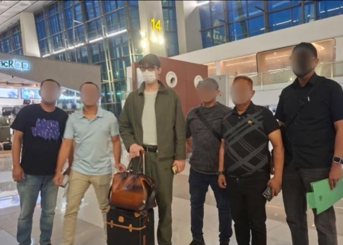 Kejaksaan Agung Tangkap Richard Muljadi yang Masuk DPO Kasus Penipuan Bisnis Batu Bara Senilai Rp7 Miliar