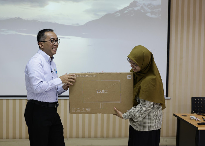 Kisah Sulis, Dosen Muda ITB yang Menginspirasi Lewat Riset Laut dan Ketulusan Hati