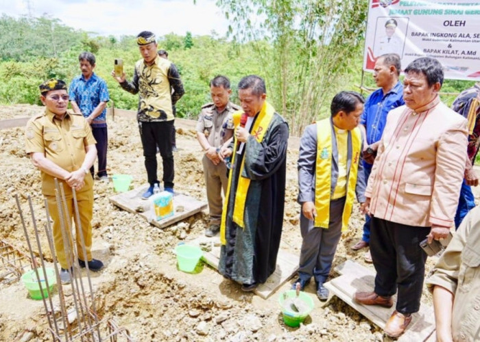 Momen Toleransi di Bulungan, Wagub Kaltara Letakkan Batu Pertama Rumah Pastori Gereja Toraja