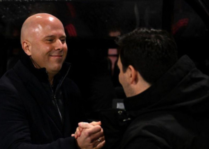 Dipecat Liverpool, Arne Slot Tinggalkan Anfield di Tengah Kekecewaan Suporter