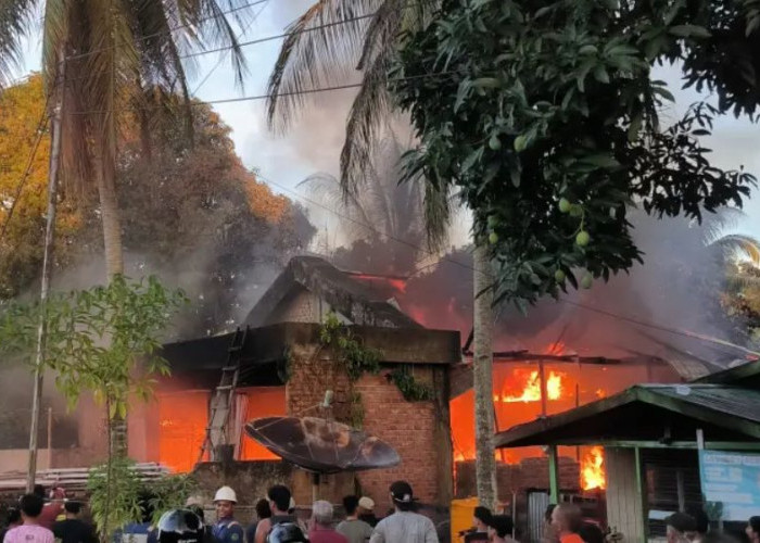 Ledakan Beruntun Picu Kebakaran Ruko di Bunyu, Api Padam Setelah Dua Jam