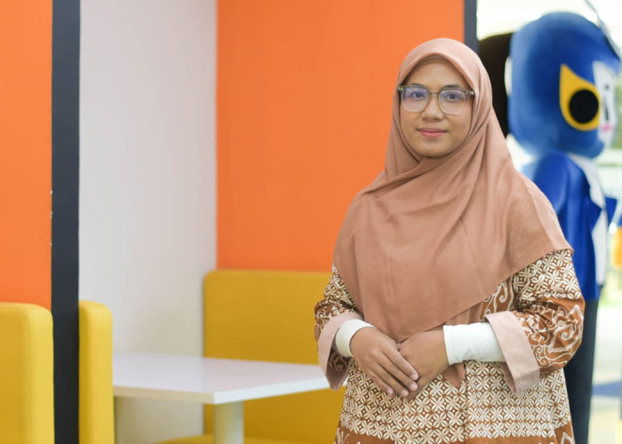 Jadi Doktor Pertama di Keluarga, Mardiah Rahmadani Lulus S3 Usia 26 Tahun dengan IPK 4,00