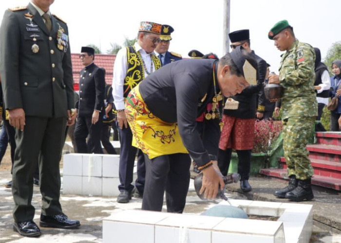 Gubernur Kaltara Ziarah ke TMP Telabang Bangsa, Dorong Generasi Muda Lanjutkan Perjuangan Pahlawan