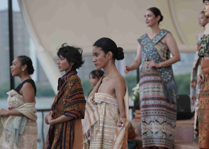 Pendopo Tampilkan Keindahan dan Harmoni Wastra dari Timur Indonesia