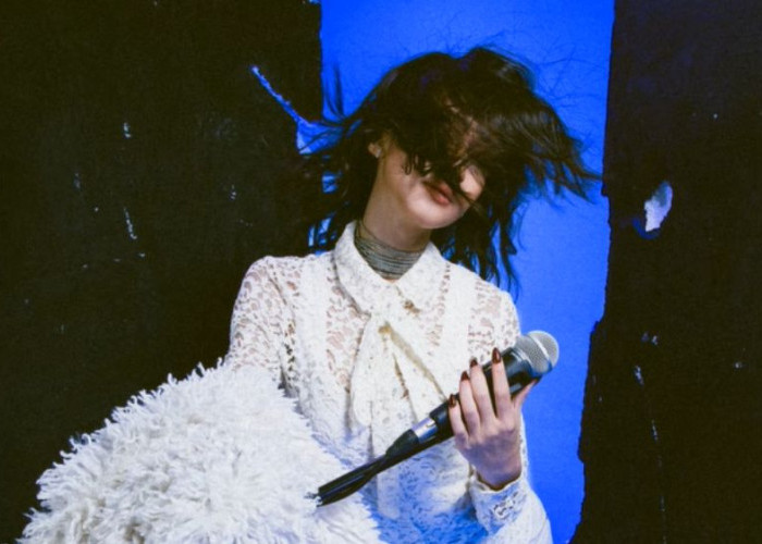 Lirik Lagu Tak Pantas Terluka (Lagi) - Keisya Levronka