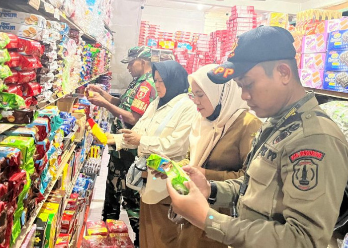 Pemerintah Sebatik Timur Tertibkan Barang Kedaluwarsa di Sungai Nyamuk, Obat dan Makanan Anak Diamankan